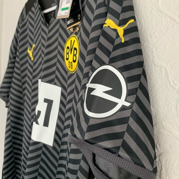 BRAND NEW AUTHENTIC Borussia Dortmund Puma 2021/22 Away Replica Jersey - Black - Picture 3 of 7